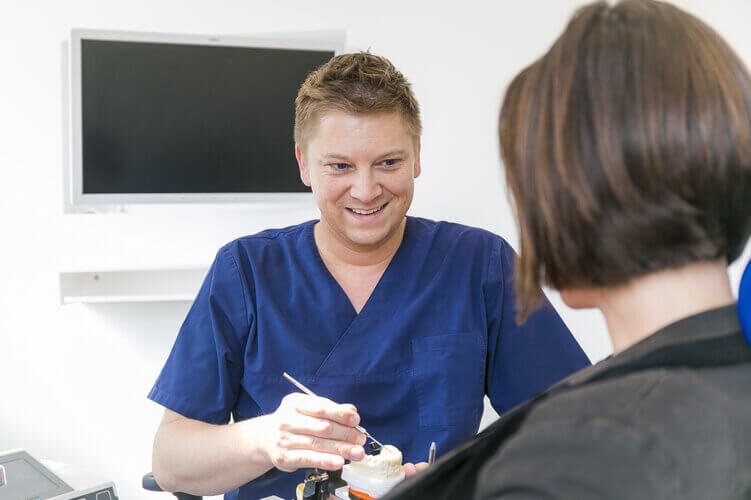 Dr. med. dent. Stefan Schubert im Gespräch